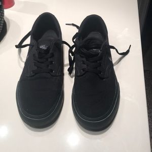 Nike SB tennis shoes